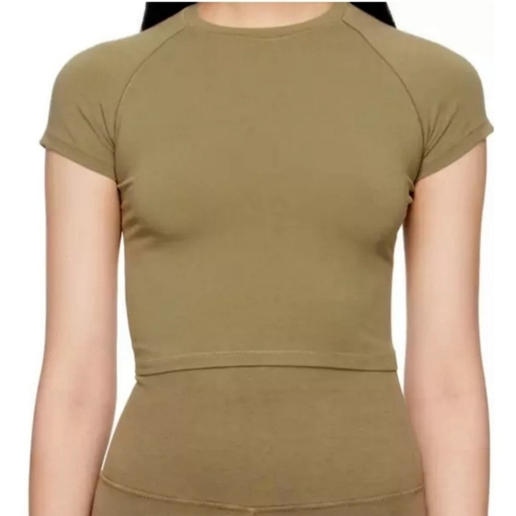 SKIMS Tops - NEW! SKIMS New Vintage Raglan Shirt Top Army Green Tshirt 4X